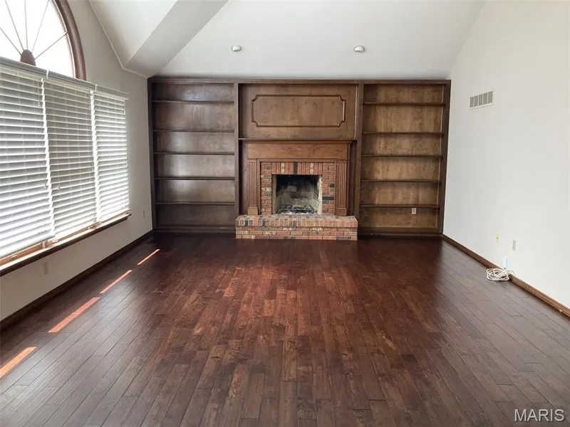 471 Saint Thomas Isle Lane, Wildwood, MO 63040 — listing photo 10 of 26