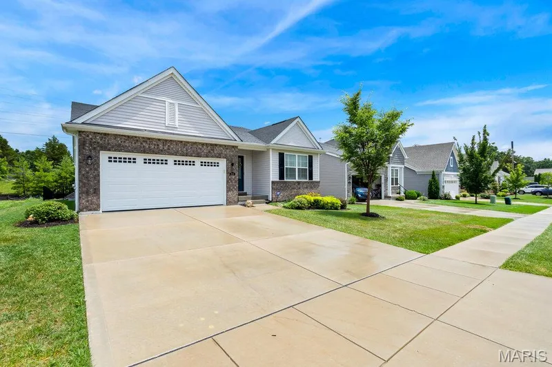 215 Cambium Court, Wentzville, MO 63385 — listing photo 2 of 42