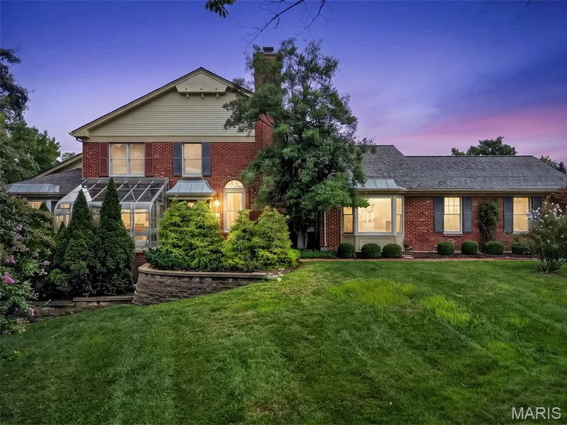 330 Morristown Court, Chesterfield, MO — listing photo 1