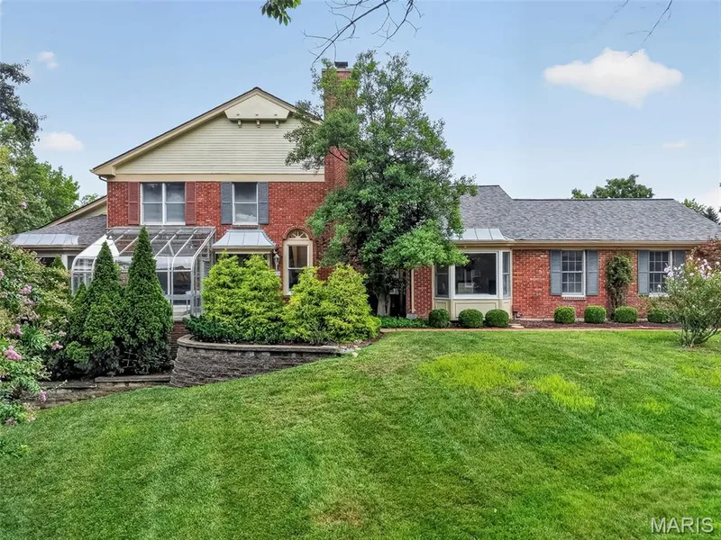 330 Morristown Court, Chesterfield, MO 63017 — listing photo 2 of 65