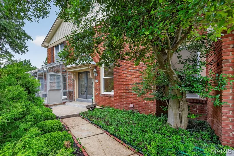 330 Morristown Court, Chesterfield, MO 63017 — listing photo 3 of 65