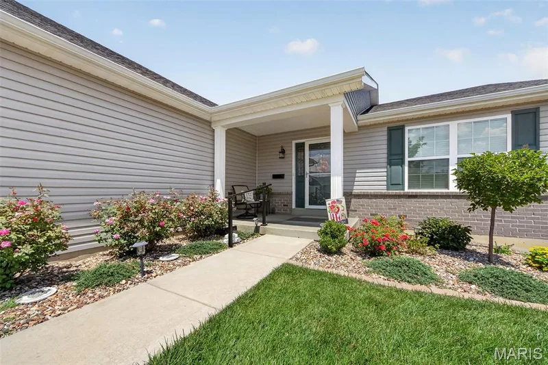 2009 White Branch Drive, St Paul, MO 63366 — listing photo 5 of 49