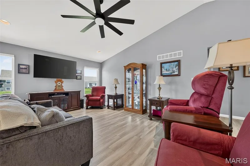 2009 White Branch Drive, St Paul, MO 63366 — listing photo 8 of 49