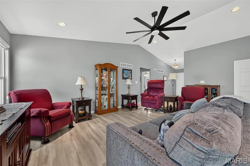 2009 White Branch Drive, St Paul, MO 63366 — listing photo 9 of 49