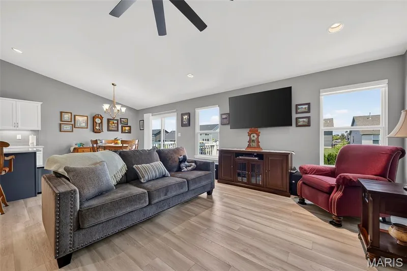 2009 White Branch Drive, St Paul, MO 63366 — listing photo 11 of 49