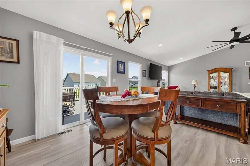 2009 White Branch Drive, St Paul, MO 63366 — listing photo 13 of 49
