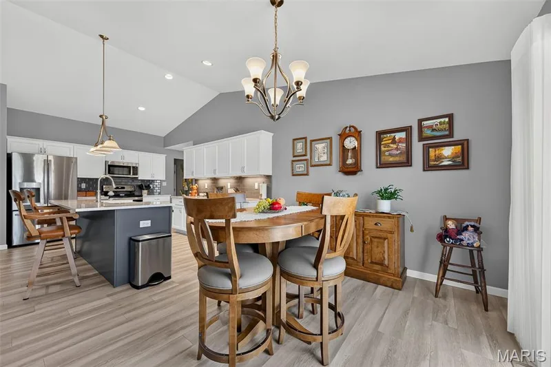 2009 White Branch Drive, St Paul, MO 63366 — listing photo 15 of 49