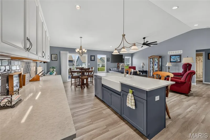 2009 White Branch Drive, St Paul, MO 63366 — listing photo 18 of 49