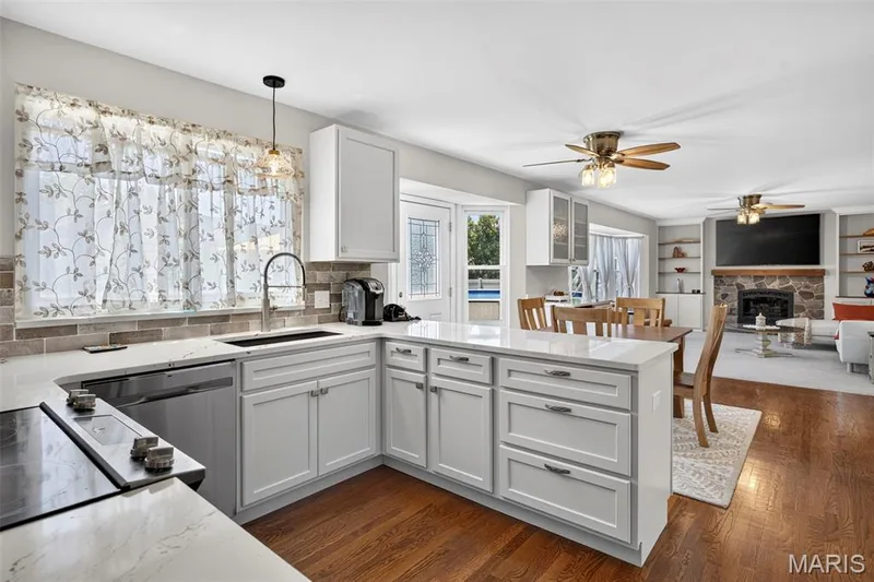 7296 Picasso Drive, Dardenne Prairie, MO 63368 — listing photo 7 of 35