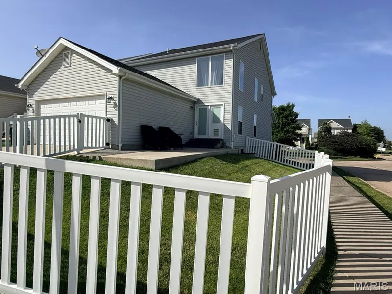 1401 Colonial Drive, Cottleville, MO 63304 — listing photo 3 of 28