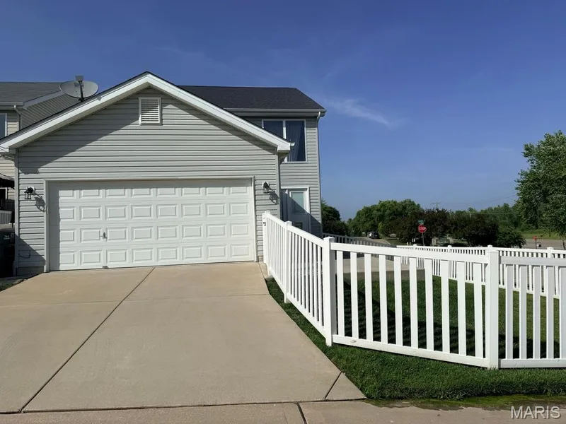 1401 Colonial Drive, Cottleville, MO 63304 — listing photo 4 of 28