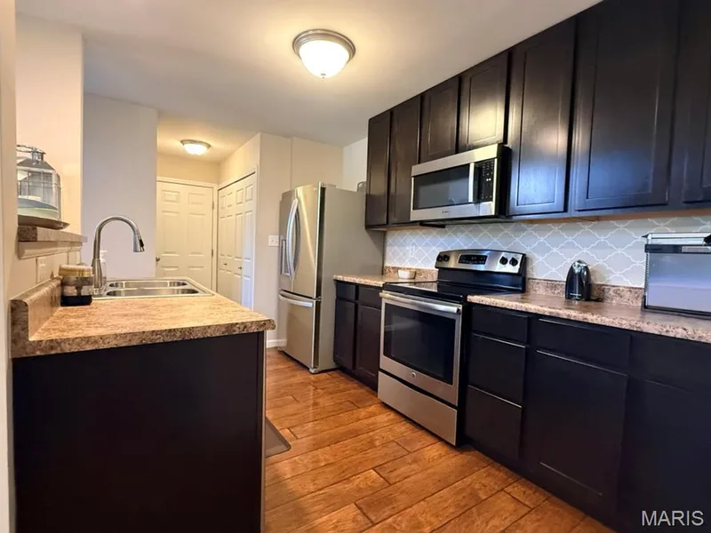 1401 Colonial Drive, Cottleville, MO 63304 — listing photo 11 of 28