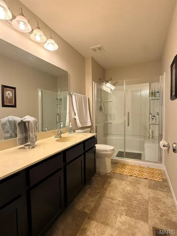 Primary bathroom — 1401 Colonial Drive, Cottleville, MO 63304