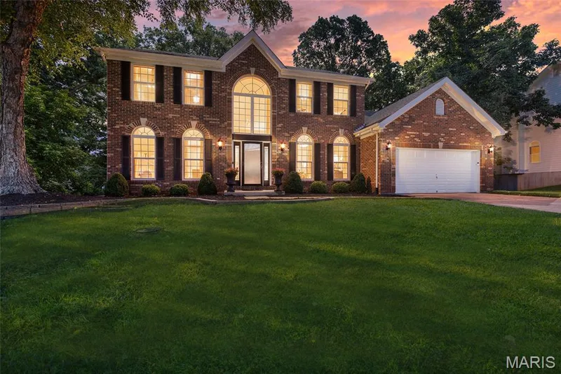 724 Oaksdale Summit Court, Wildwood, MO 63011 — listing photo 2 of 70
