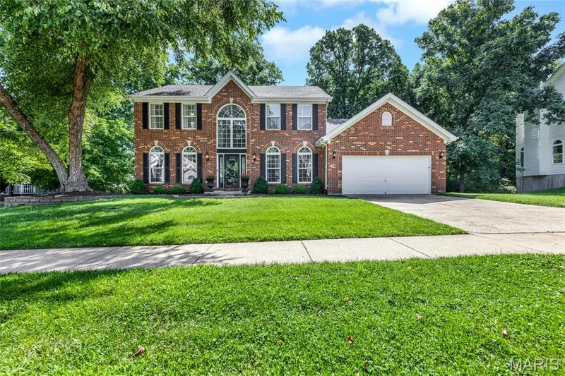 724 Oaksdale Summit Court, Wildwood, MO 63011 — listing photo 3 of 70