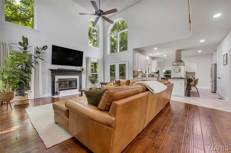724 Oaksdale Summit Court, Wildwood, MO 63011 — listing photo 12 of 70