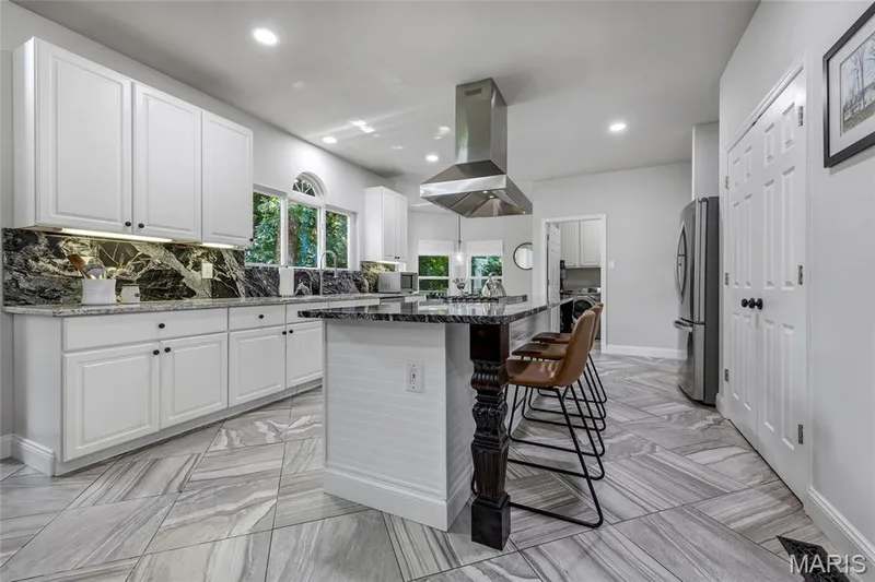 724 Oaksdale Summit Court, Wildwood, MO 63011 — listing photo 16 of 70