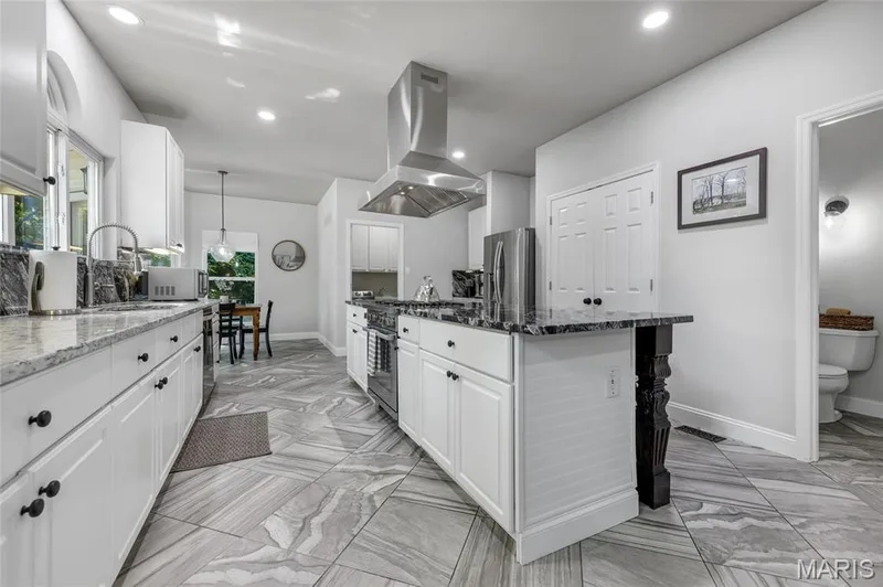 724 Oaksdale Summit Court, Wildwood, MO 63011 — listing photo 17 of 70