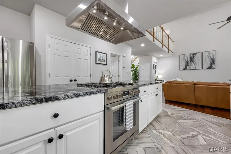 724 Oaksdale Summit Court, Wildwood, MO 63011 — listing photo 19 of 70