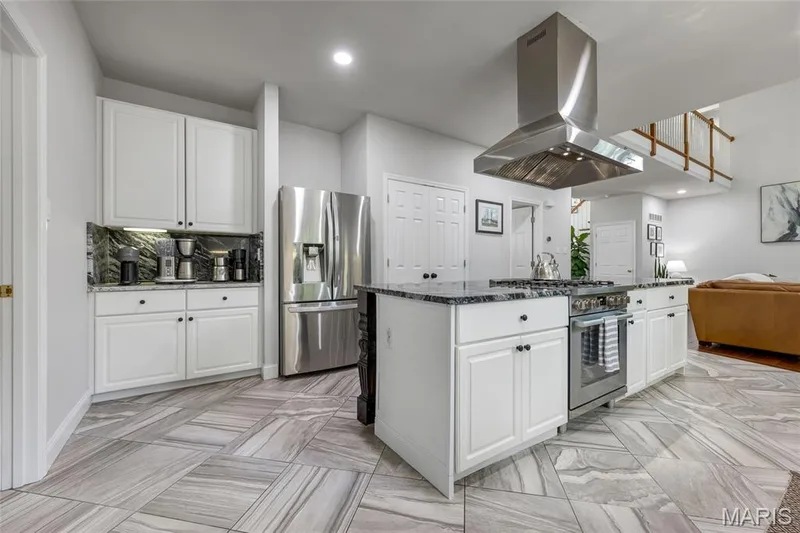 724 Oaksdale Summit Court, Wildwood, MO 63011 — listing photo 21 of 70