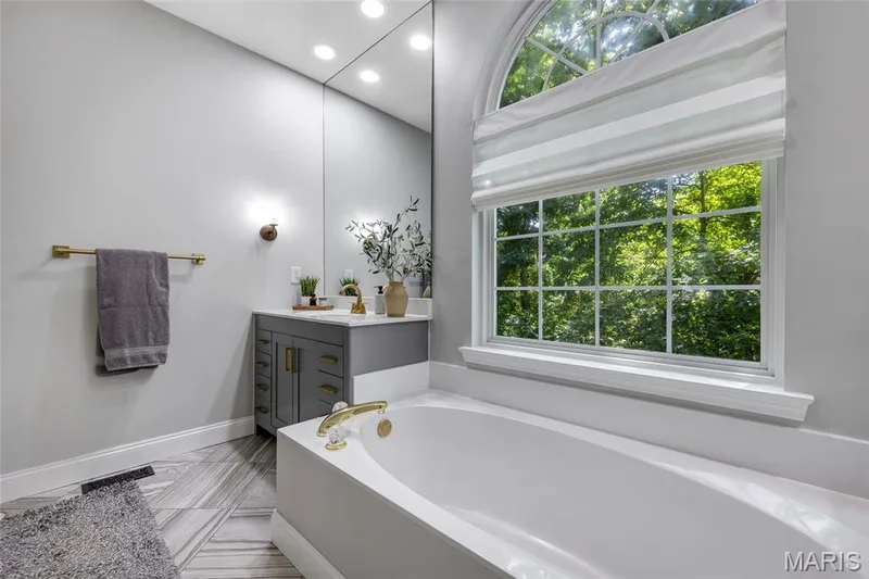 724 Oaksdale Summit Court, Wildwood, MO 63011 — listing photo 31 of 70