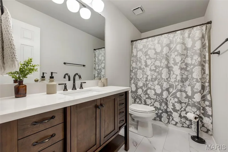 724 Oaksdale Summit Court, Wildwood, MO 63011 — listing photo 38 of 70