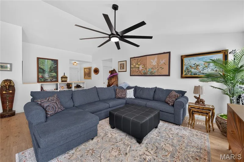 Vaulted Ceiling!  Note the Half Pony Wall Bookshelf Detail! — 156 Hidden Bluffs Drive, Lake St. Louis, MO 63367