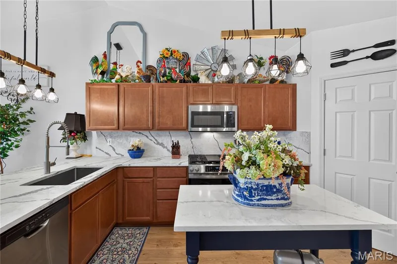 LOTS of Counterspace to ENJOY! — 156 Hidden Bluffs Drive, Lake St. Louis, MO 63367