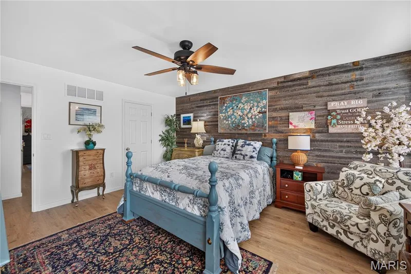 Walk In Closet! — 156 Hidden Bluffs Drive, Lake St. Louis, MO 63367