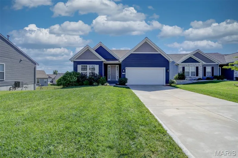 MAKE THIS YOUR PLACE TO CALL HOME. — 118 Riding Crop Lane, Wentzville, MO 63385