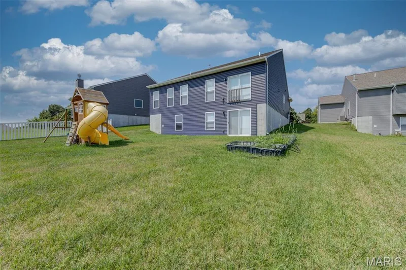 Level Backyard great for entertaining. — 118 Riding Crop Lane, Wentzville, MO 63385