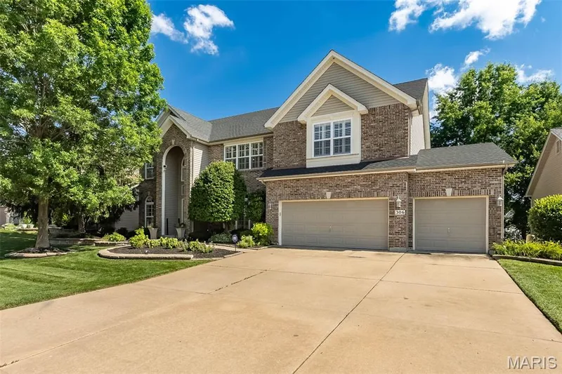 306 Magnolia Valley Drive, O'Fallon, MO 63366 — listing photo 3 of 69
