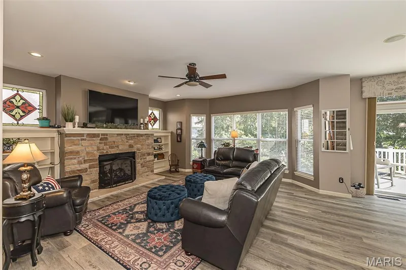 306 Magnolia Valley Drive, O'Fallon, MO 63366 — listing photo 17 of 69