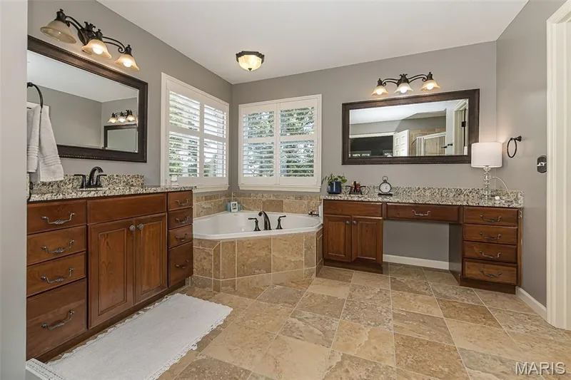 306 Magnolia Valley Drive, O'Fallon, MO 63366 — listing photo 40 of 69