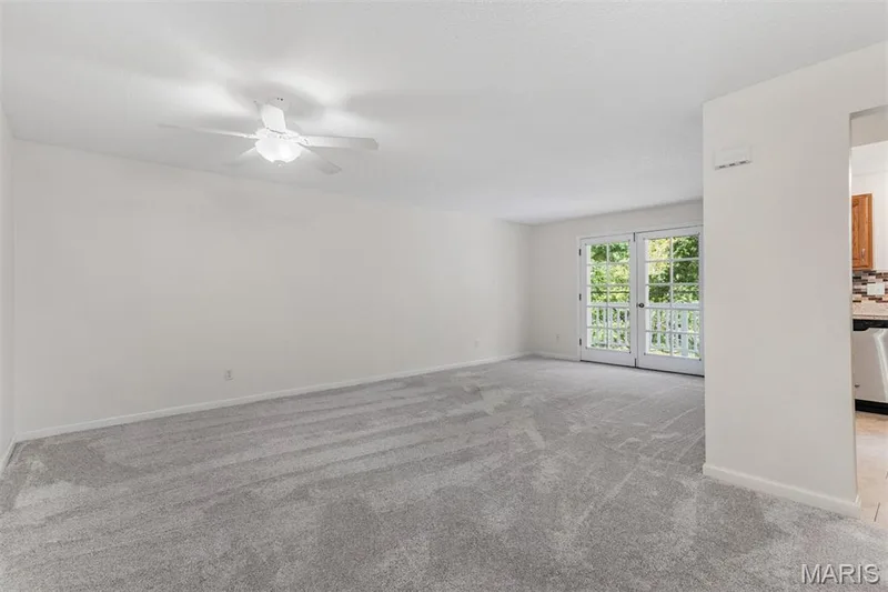 1511 Hampton Hall Drive #10, Chesterfield, MO 63017 — listing photo 6 of 31