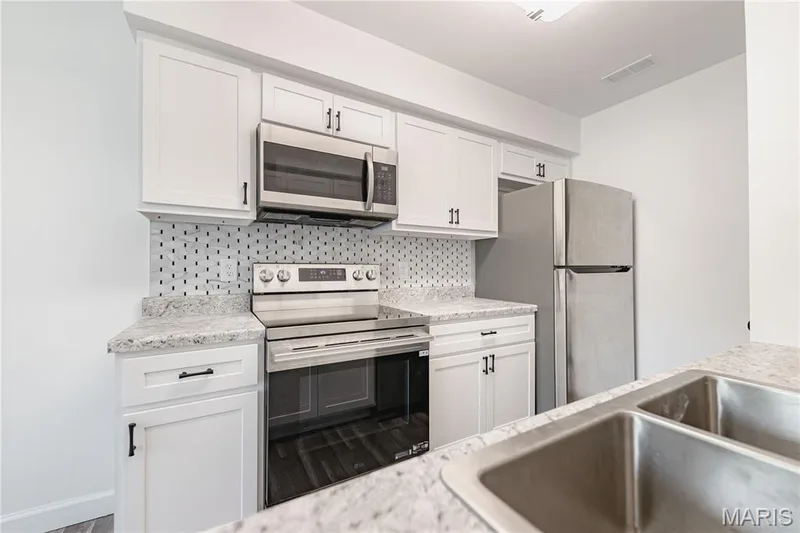 13 Dixons Court #B, O'Fallon, MO 63366 — listing photo 10 of 24