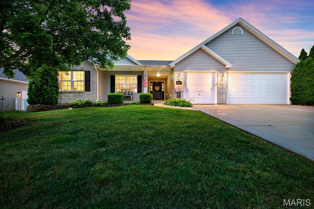 228 Highland Meadows Drive, Wentzville, MO 63385 — listing photo 1 of 42