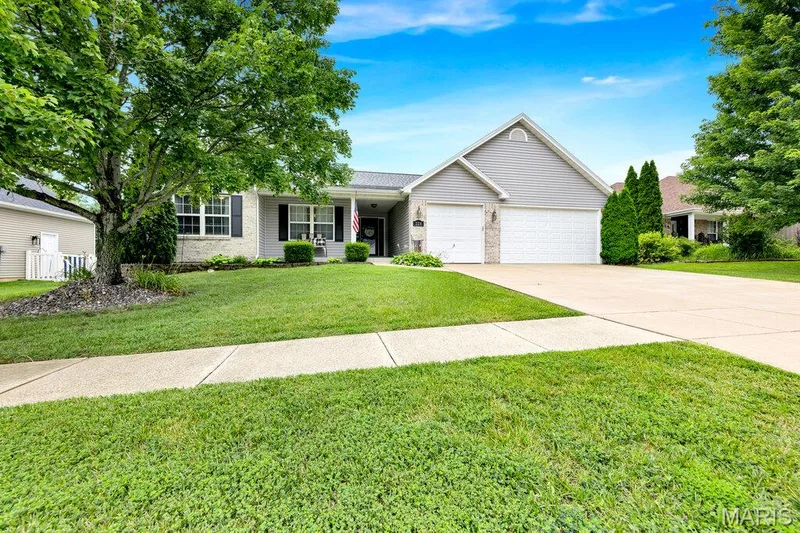 228 Highland Meadows Drive, Wentzville, MO 63385 — listing photo 3 of 42