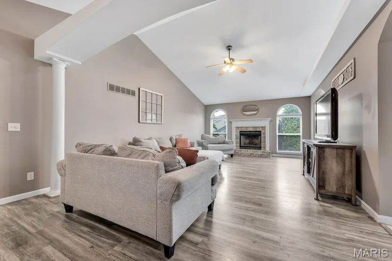 228 Highland Meadows Drive, Wentzville, MO 63385 — listing photo 7 of 42