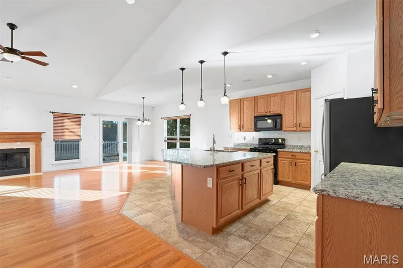 1717 Moss Rock Drive, St Charles, MO 63303 — listing photo 11 of 47