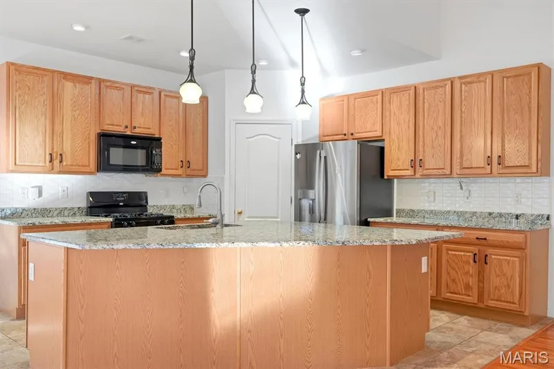 1717 Moss Rock Drive, St Charles, MO 63303 — listing photo 13 of 47