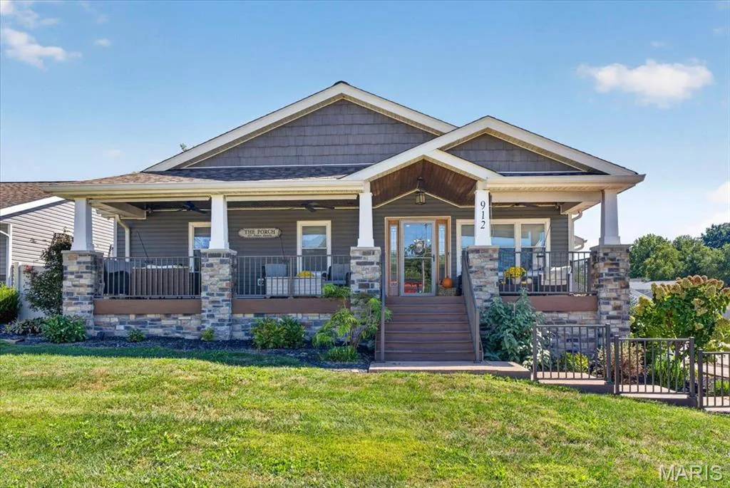 912 N Main Street, O'Fallon, MO 63366 — listing photo 1 of 62