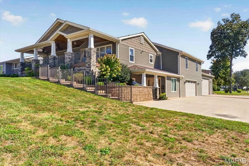 912 N Main Street, O'Fallon, MO 63366 — listing photo 2 of 62