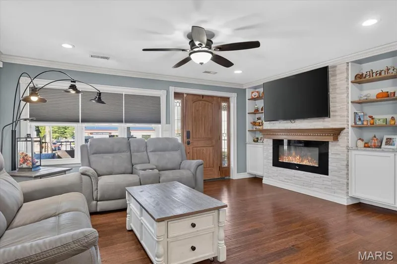 912 N Main Street, O'Fallon, MO 63366 — listing photo 8 of 62