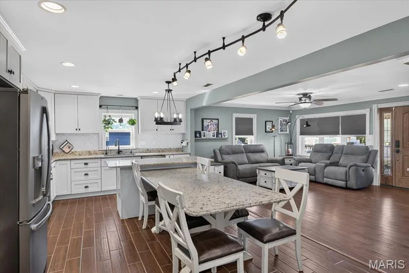 912 N Main Street, O'Fallon, MO 63366 — listing photo 11 of 62