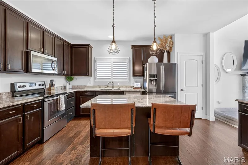 968 Ridgepointe Place Circle, Lake St. Louis, MO 63367 — listing photo 8 of 37