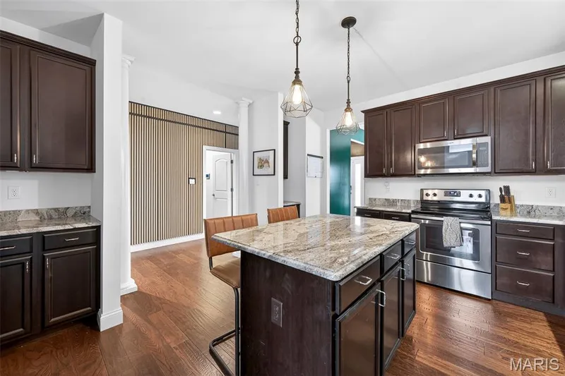 968 Ridgepointe Place Circle, Lake St. Louis, MO 63367 — listing photo 10 of 37