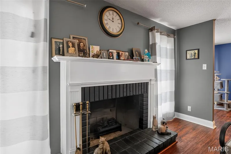 1525 Hampton Hall Drive #12, Chesterfield, MO 63017 — listing photo 6 of 26