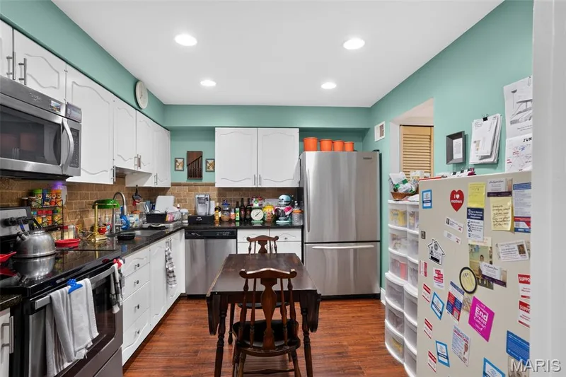 1525 Hampton Hall Drive #12, Chesterfield, MO 63017 — listing photo 8 of 26