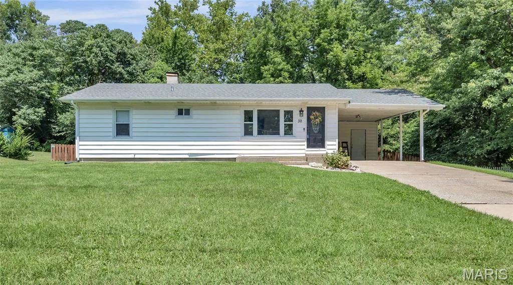 32 Highland Drive, St Charles, MO 63303 — listing photo 1 of 28